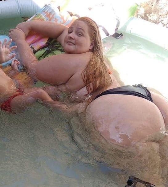 phat piggy Magda B showing phat belly N her huge azz #1XGqIETc