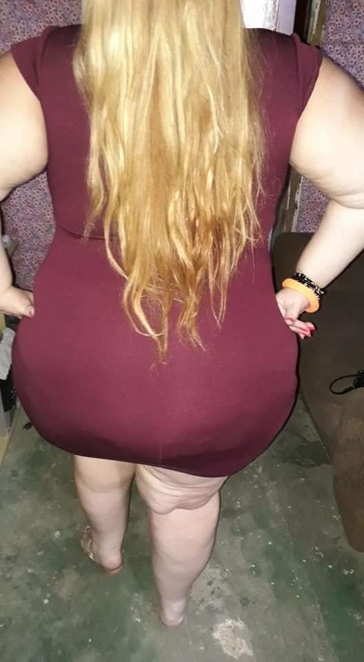 phat piggy Magda B showing phat belly N her huge azz #hOTj3iF4