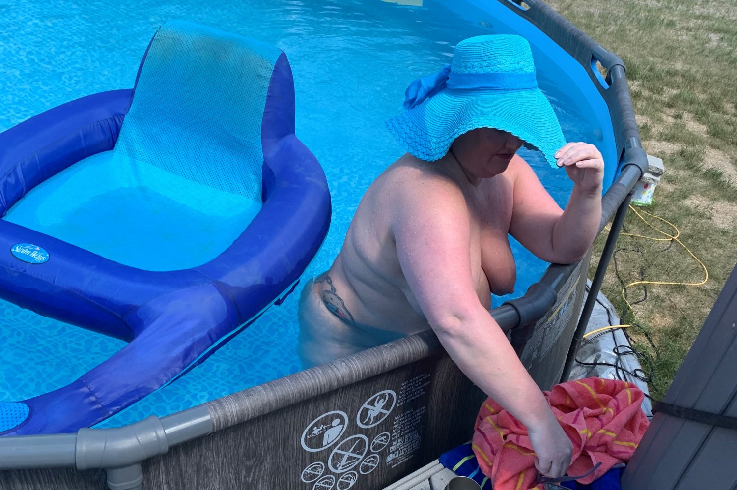 Naked fat wife in pool #bJOwXdR2