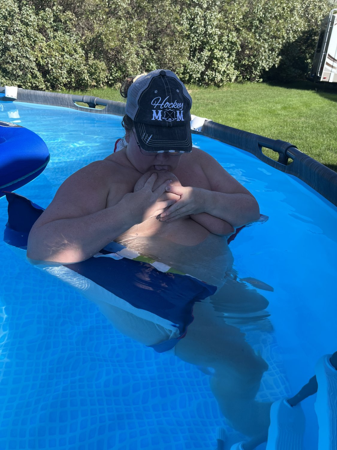 Naked fat wife in pool #bfwqhp4x