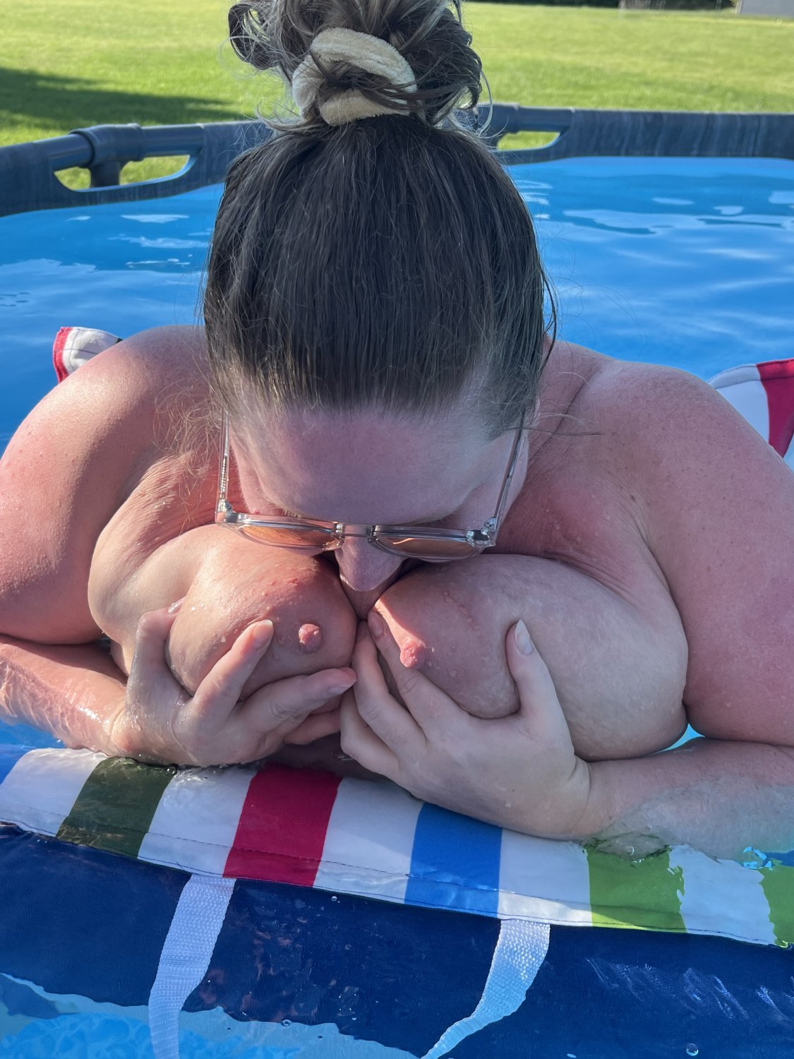 Naked fat wife in pool #zNgL4RS2