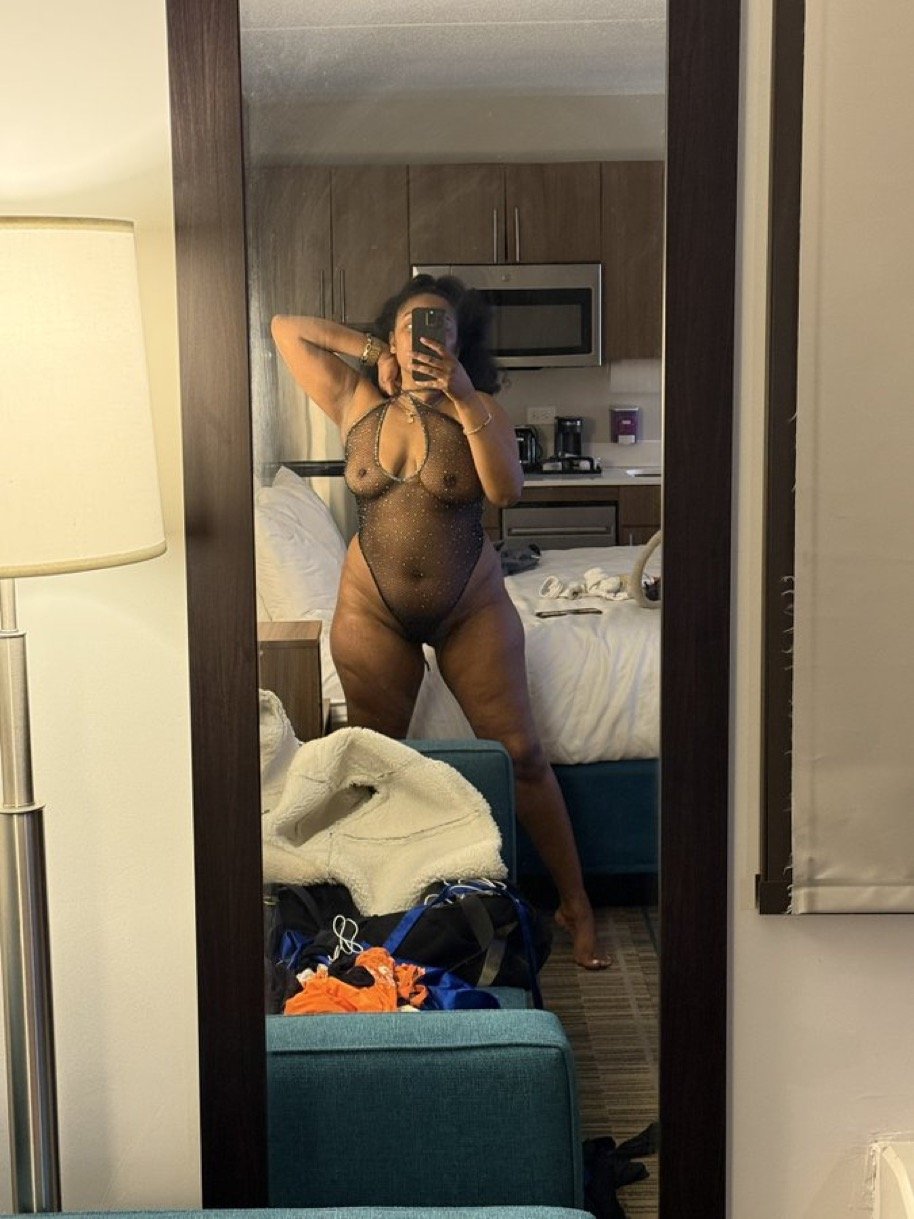 J T@t3 thick ass #P9O0KoNI
