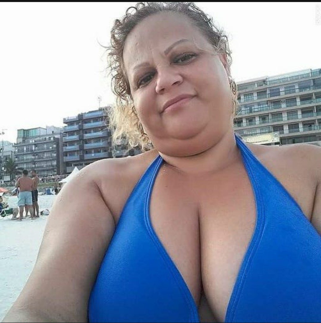 Velha safada fazendo suruba com 2 negão #Ke4qJkUh