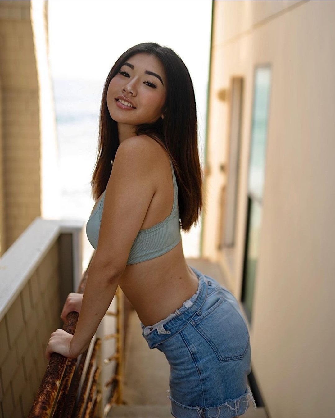 Cute ABG Asian Teen Thot Shows Her Big Tits Leaked On Snapchat ! #AudSfg9r