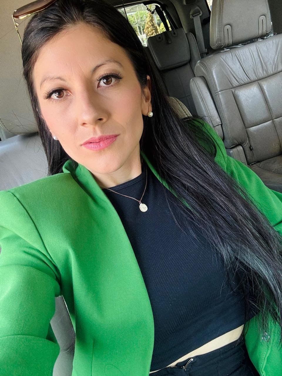 Sexy Petite Milf #fzp3MMLH