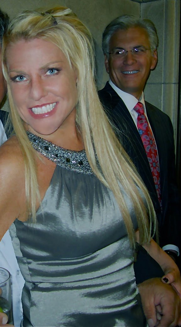 Political Wife also a Cocksucker #PSOnTL8l